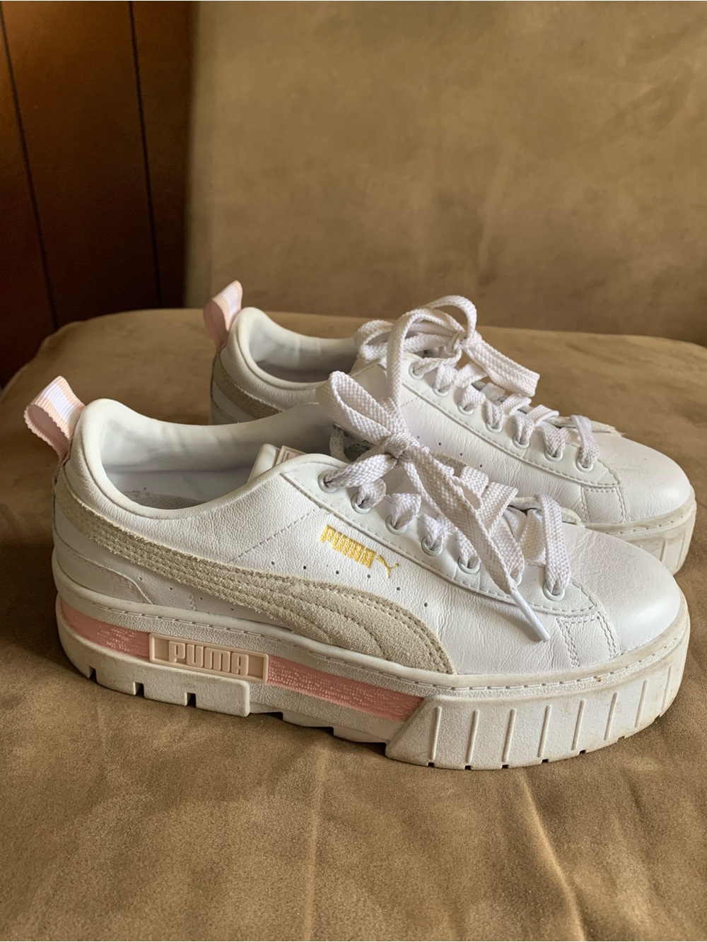 PUMA Mayze women's platform sneakers Sz US 7 white & beige with pink accents